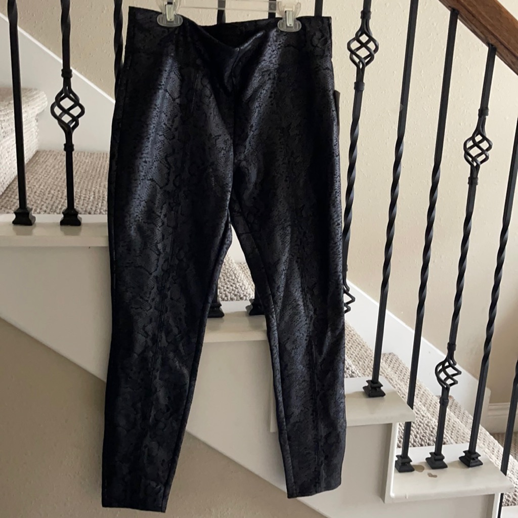 Anna & Ava Python Print Leggings